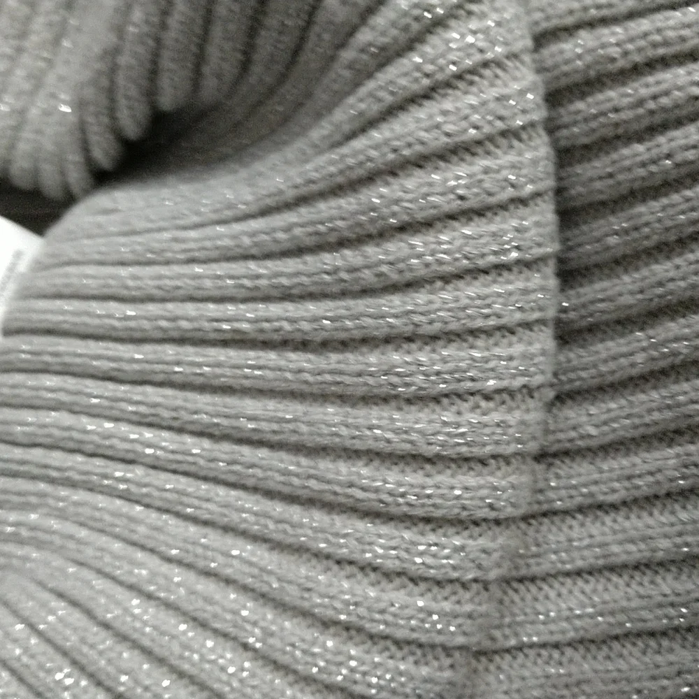 SOLD !! 🆕💥 Designer Valerie Stevens Silver MTLC Sweater NWT Medium - Picture 11 of 12